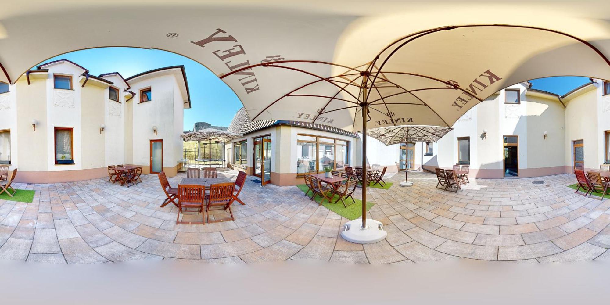 Hotel Hradna Brana Bratislava Buitenkant foto