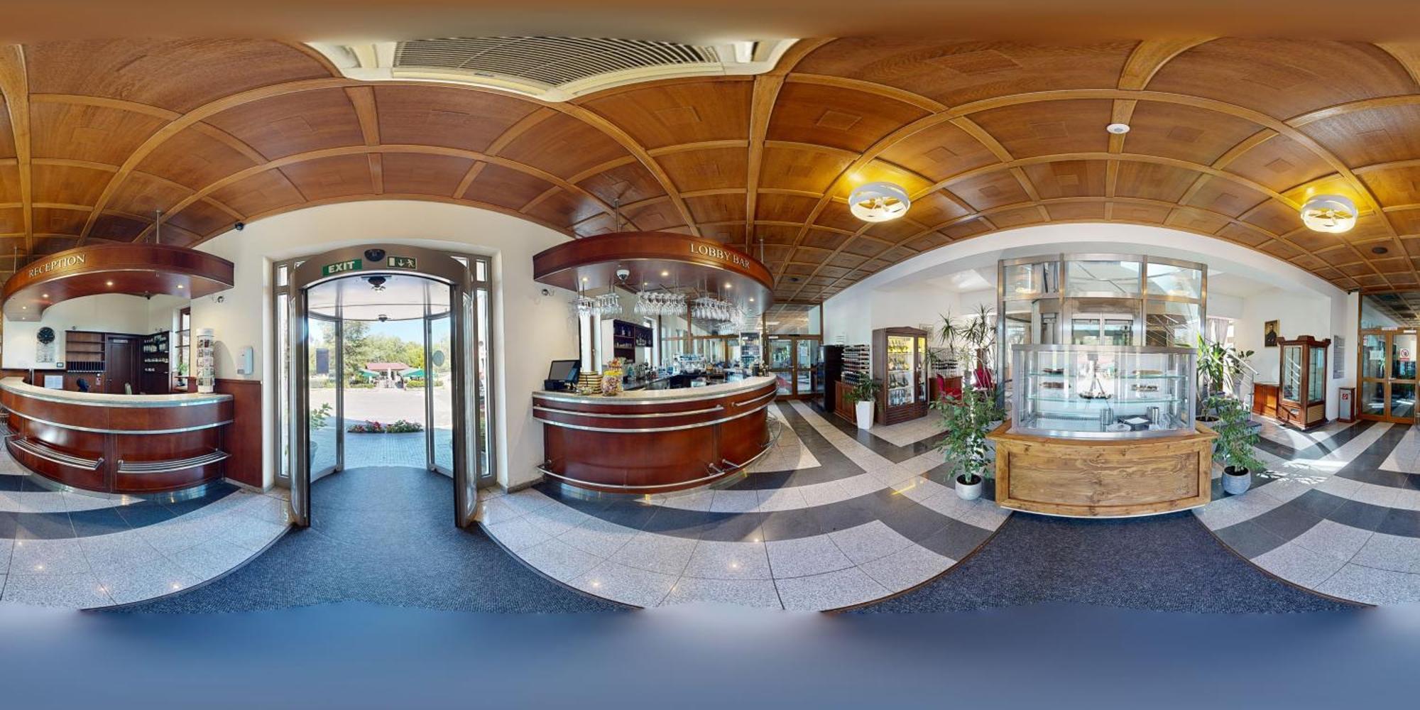 Hotel Hradna Brana Bratislava Buitenkant foto